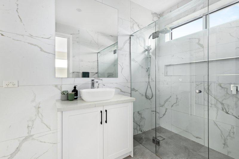 Photo - 3/4 Catherine Avenue, Mount Waverley VIC 3149 - Image 8