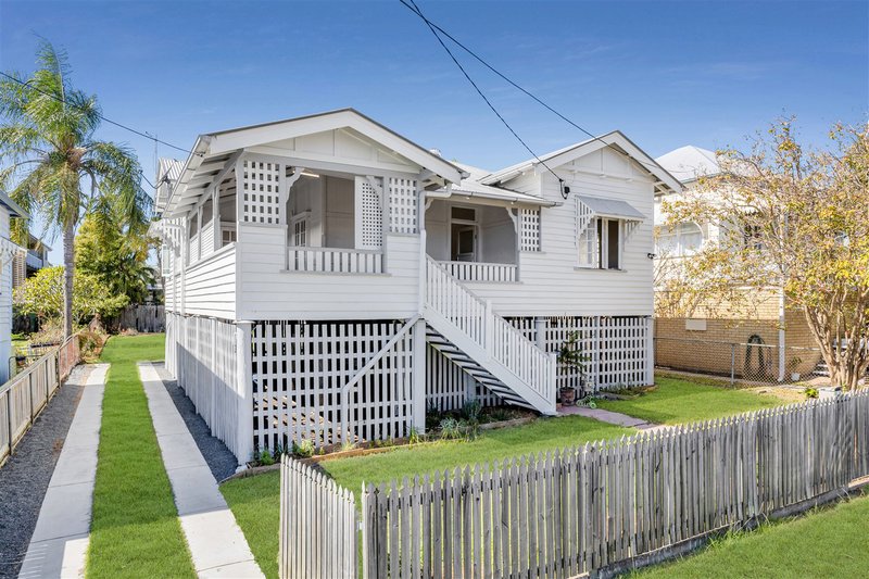 Photo - 34 Cedar Street, Greenslopes QLD 4120 - Image 16