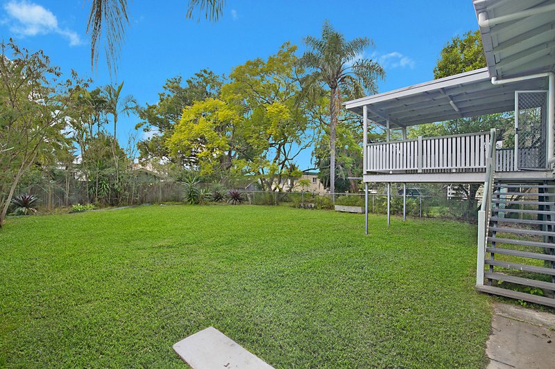 Photo - 34 Cedar Street, Greenslopes QLD 4120 - Image 10