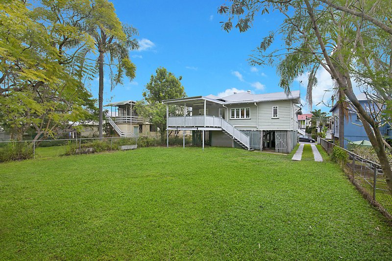 Photo - 34 Cedar Street, Greenslopes QLD 4120 - Image 11