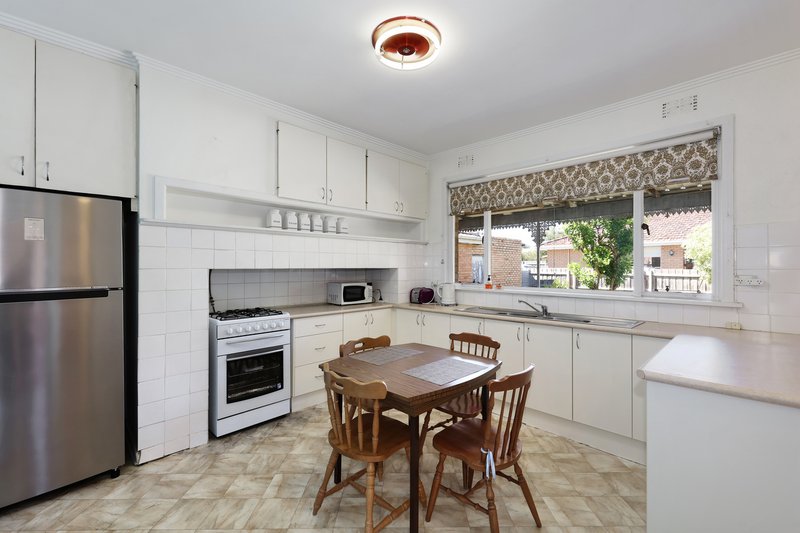 Photo - 34 Centre Dandenong Road, Cheltenham VIC 3192 - Image 2