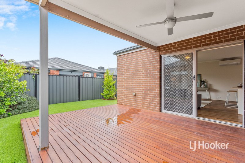 Photo - 34 Chartwell Avenue, Truganina VIC 3029 - Image 16