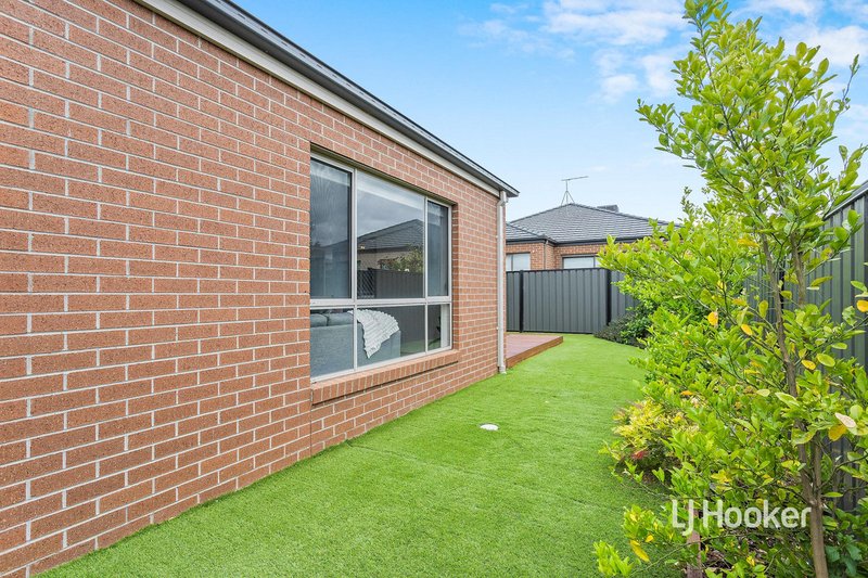 Photo - 34 Chartwell Avenue, Truganina VIC 3029 - Image 17