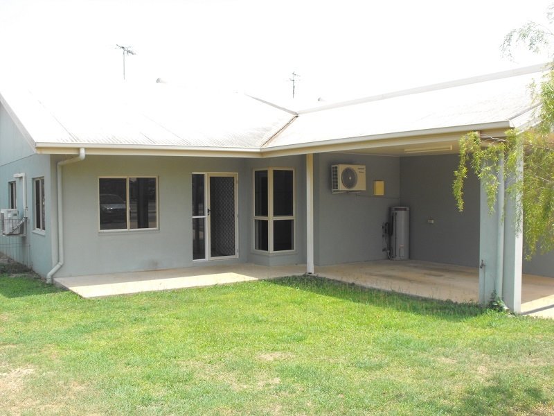 Photo - 3/4 Christie Ave , Nanum QLD 4874 - Image 2