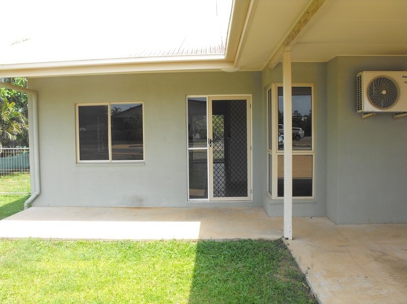 Photo - 3/4 Christie Ave , Nanum QLD 4874 - Image 4