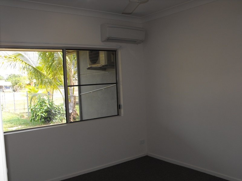 Photo - 3/4 Christie Ave , Nanum QLD 4874 - Image 7