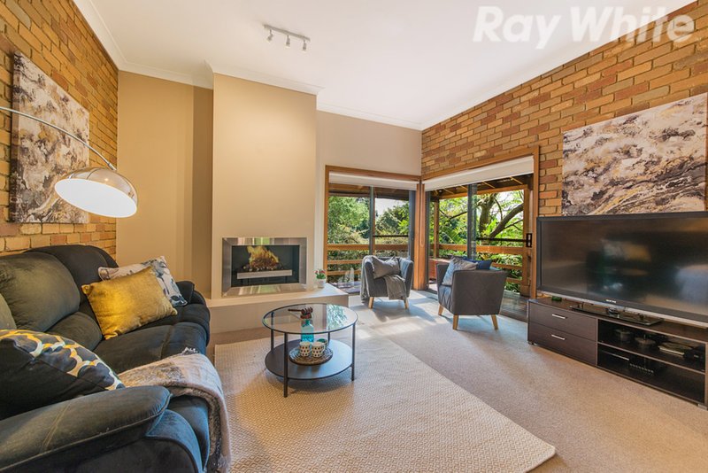 Photo - 34 Churchill Park Drive, Lysterfield South VIC 3156 - Image 5