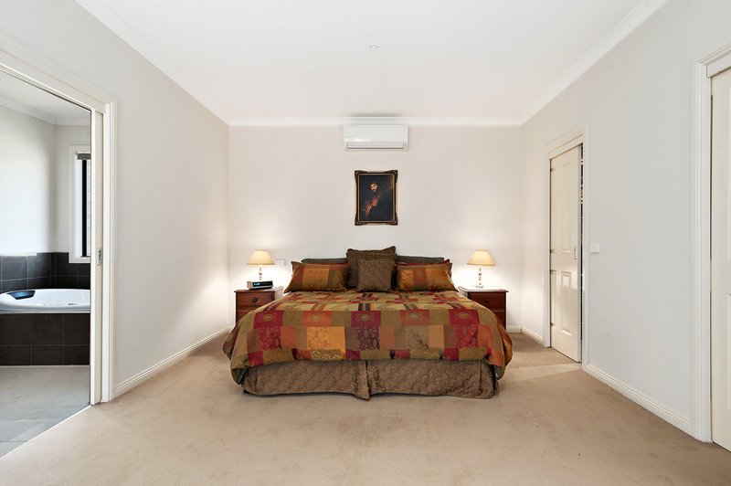 Photo - 34 Clearwater Drive, Pakenham VIC 3810 - Image 11