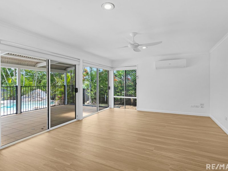 Photo - 34 Constellation Crescent, Mudgeeraba QLD 4213 - Image 6