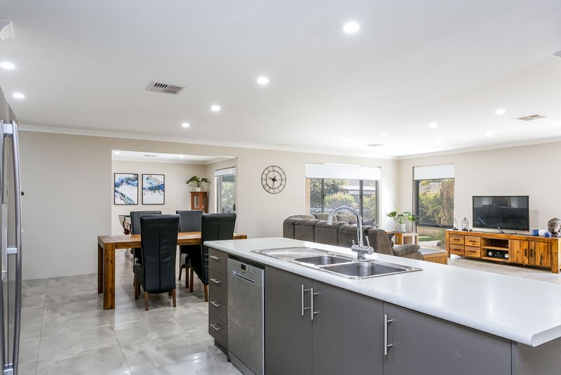 Photo - 34 Coogee Road, Lake Coogee WA 6166 - Image 4