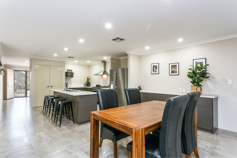 Photo - 34 Coogee Road, Lake Coogee WA 6166 - Image 6