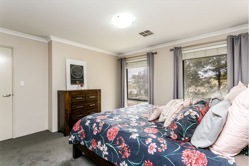 Photo - 34 Coogee Road, Lake Coogee WA 6166 - Image 12