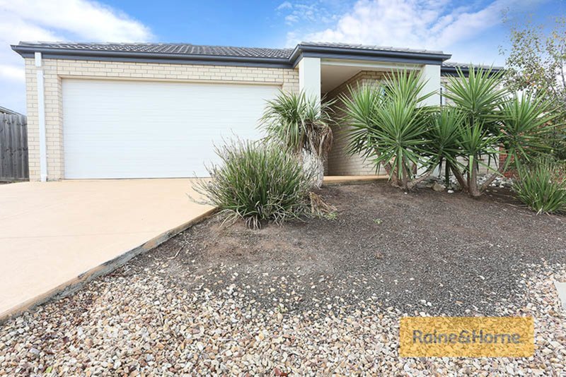 34 Cootamundra Circuit, Melton West VIC 3337