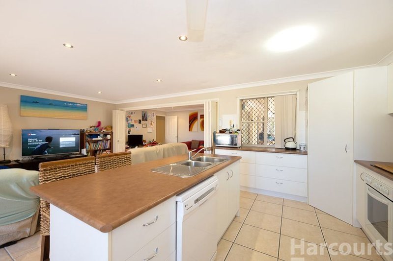 Photo - 34 Corrimal Place, Sandstone Point QLD 4511 - Image 2