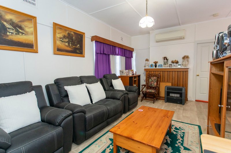 Photo - 34 Courallie Street, Cowra NSW 2794 - Image 2