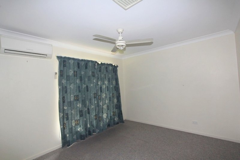 Photo - 34 Cowan Crescent, Emerald QLD 4720 - Image 11