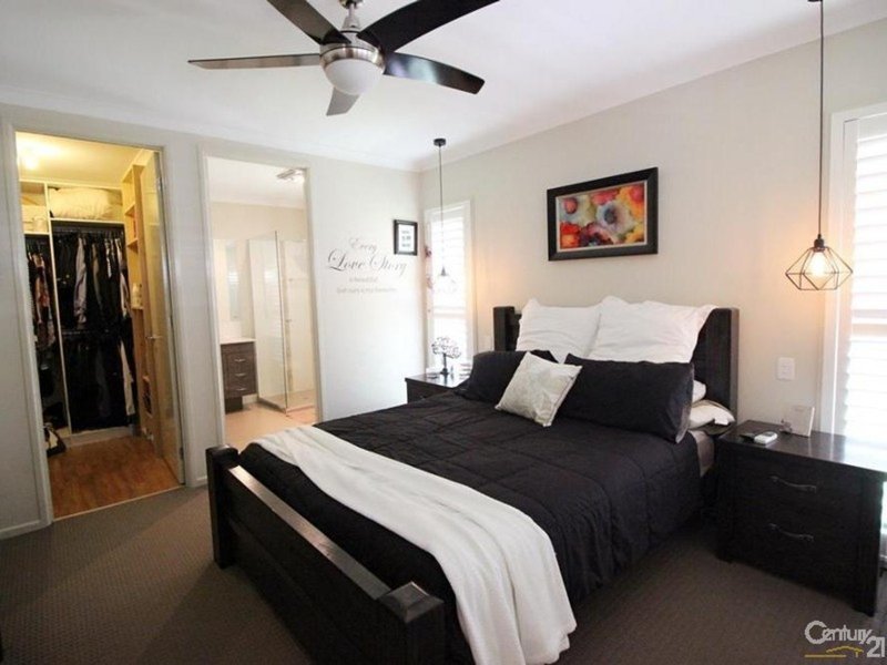 Photo - 34 Craighill Crescent, Cameron Park NSW 2285 - Image 7