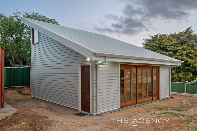 Photo - 34 Crayden Road, Kalamunda WA 6076 - Image 2