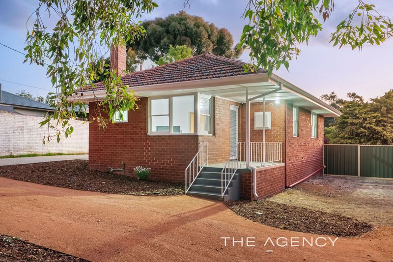 Photo - 34 Crayden Road, Kalamunda WA 6076 - Image 4