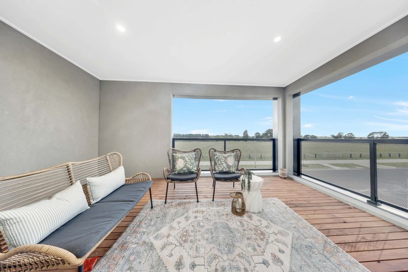 Photo - 34 Creek Esplanade, Donnybrook VIC 3064 - Image 8