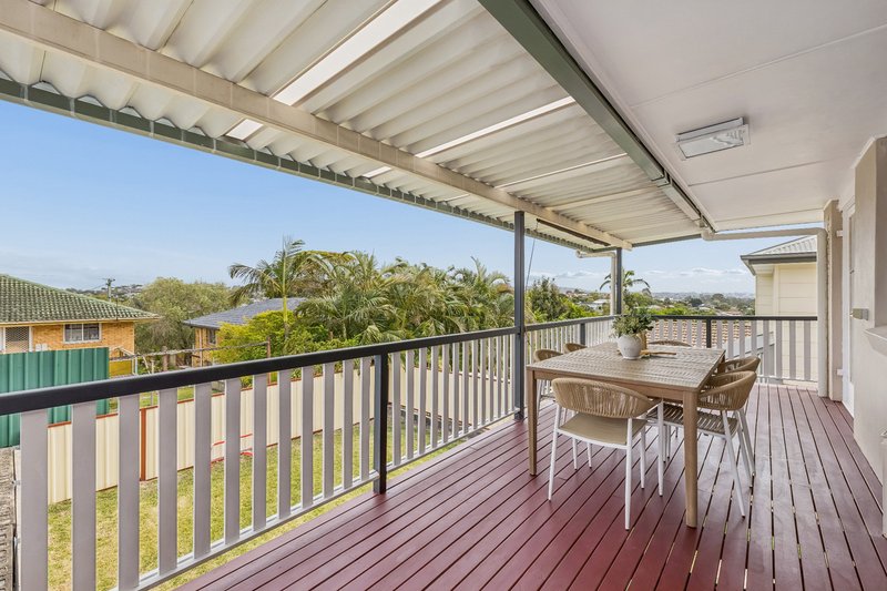 Photo - 34 Cresthaven Drive, Mansfield QLD 4122 - Image 9