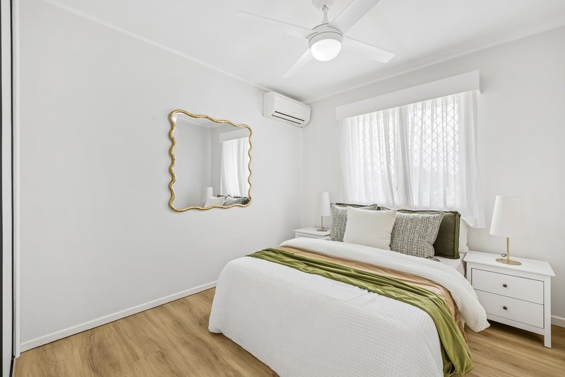 Photo - 34 Cresthaven Drive, Mansfield QLD 4122 - Image 13