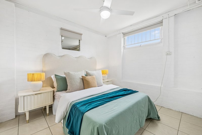 Photo - 34 Cresthaven Drive, Mansfield QLD 4122 - Image 18