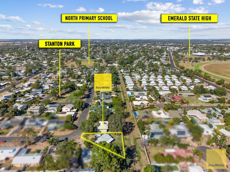 Photo - 34 Dawn Crescent, Emerald QLD 4720 - Image 3