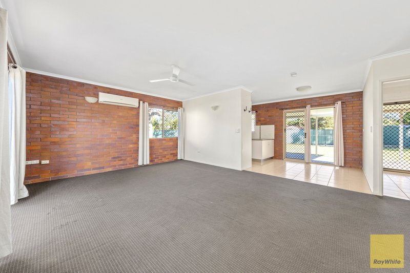 Photo - 34 Dawn Crescent, Emerald QLD 4720 - Image 4