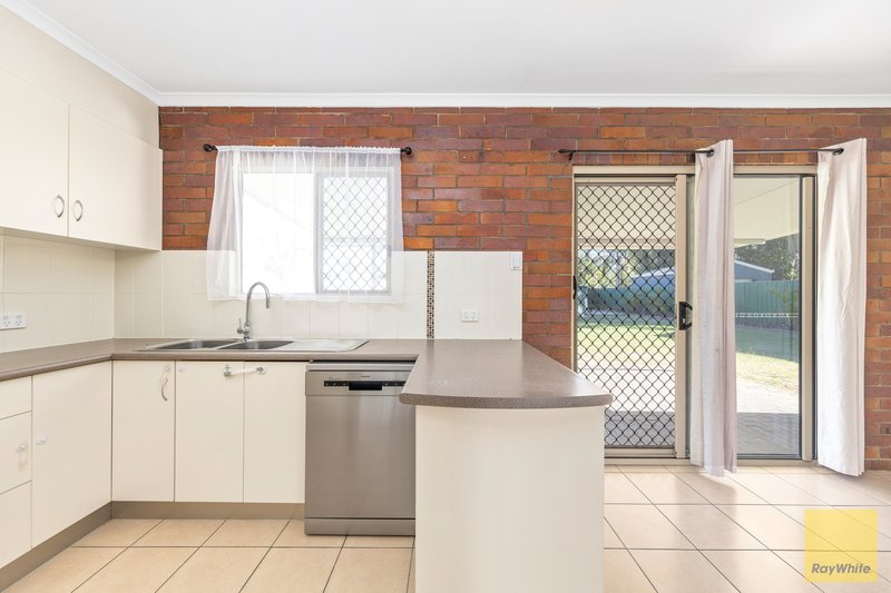 Photo - 34 Dawn Crescent, Emerald QLD 4720 - Image 7