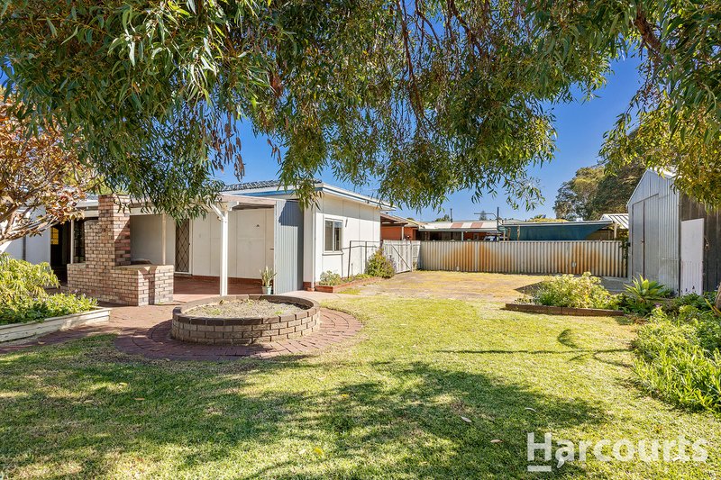 Photo - 34 Derek Road, Coodanup WA 6210 - Image 11