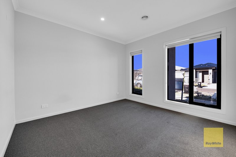 Photo - 34 Derrimut Street, Rockbank VIC 3335 - Image 7