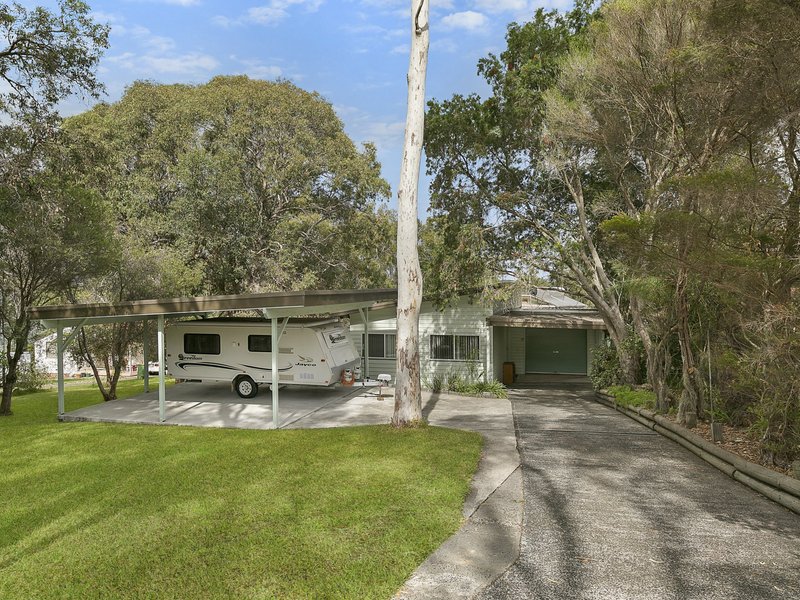 Photo - 34 Diamond Head Drive, Budgewoi NSW 2262 - Image 2