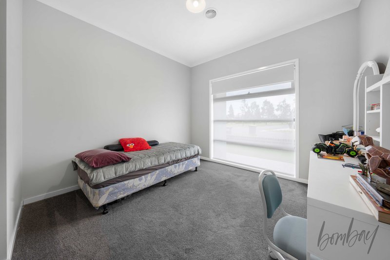 Photo - 34 Distinction Avenue, Craigieburn VIC 3064 - Image 9