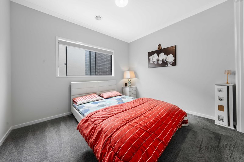 Photo - 34 Distinction Avenue, Craigieburn VIC 3064 - Image 11