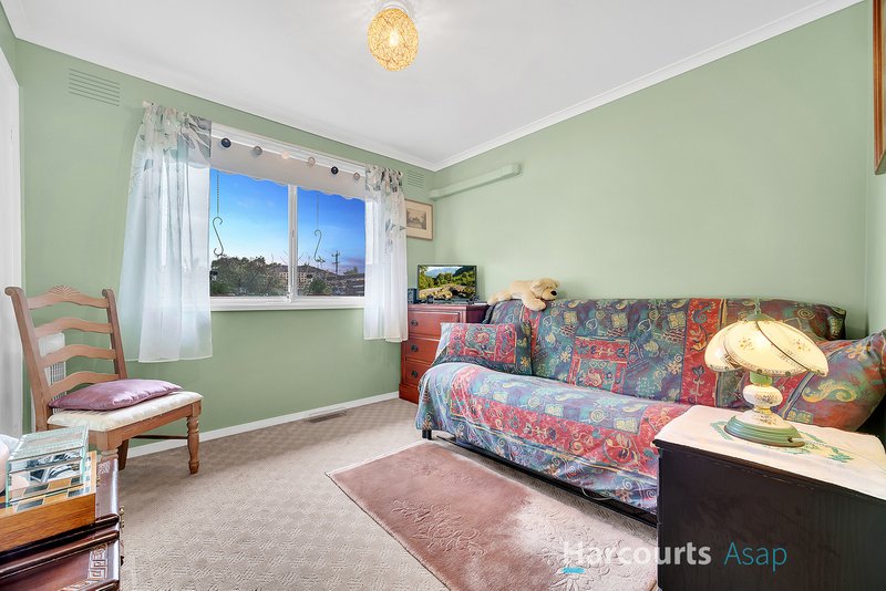 Photo - 34 Downard Crescent, Dandenong North VIC 3175 - Image 9