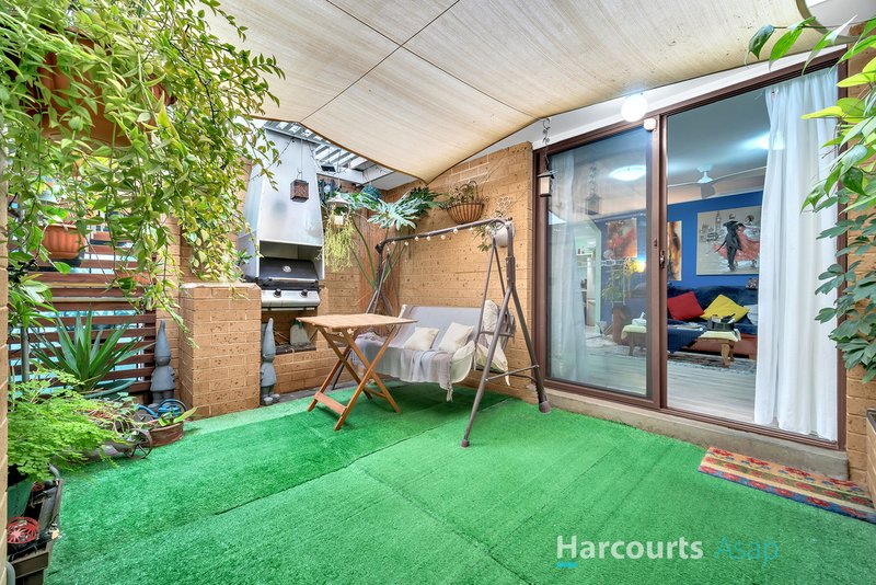 Photo - 34 Downard Crescent, Dandenong North VIC 3175 - Image 12