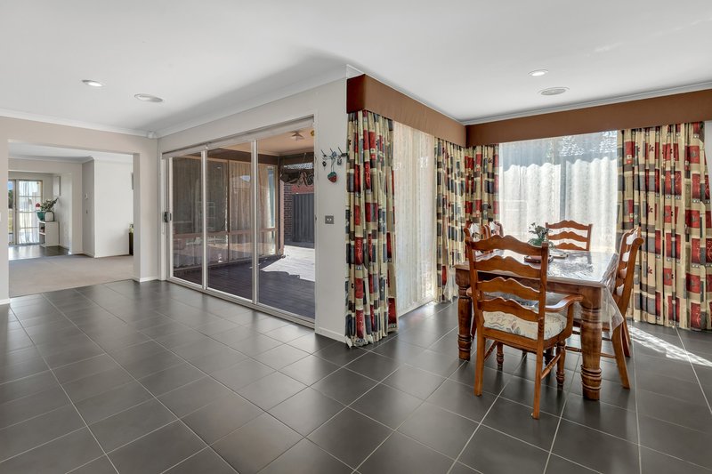 Photo - 34 Drover Avenue, Manor Lakes VIC 3024 - Image 6