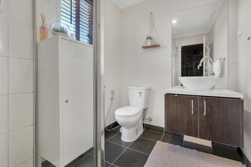 Photo - 34 Drover Avenue, Manor Lakes VIC 3024 - Image 7