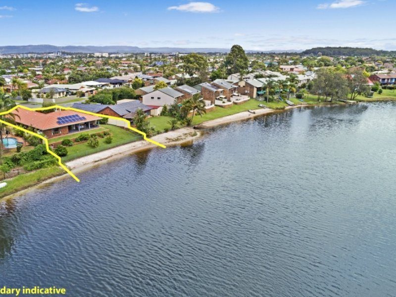 Photo - 34 Dunlin Drive, Burleigh Waters QLD 4220 - Image 2