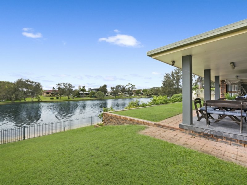 Photo - 34 Dunlin Drive, Burleigh Waters QLD 4220 - Image 5