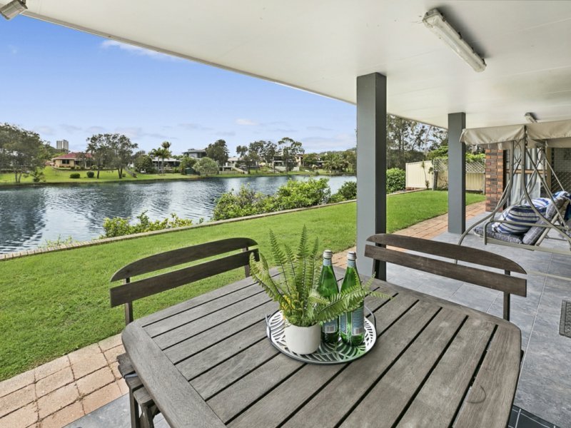 Photo - 34 Dunlin Drive, Burleigh Waters QLD 4220 - Image 6