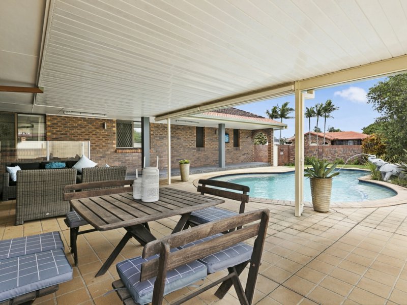 Photo - 34 Dunlin Drive, Burleigh Waters QLD 4220 - Image 7