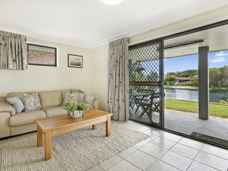 Photo - 34 Dunlin Drive, Burleigh Waters QLD 4220 - Image 11