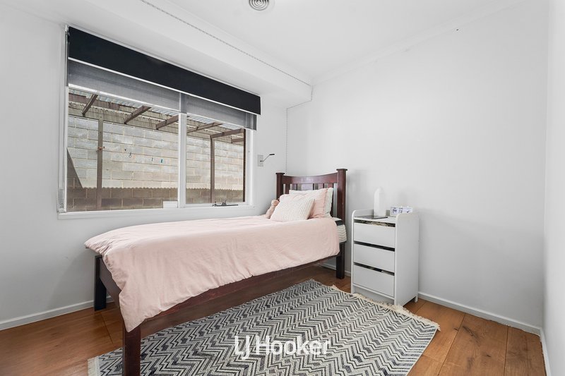 Photo - 34 Edeys Run, Hampton Park VIC 3976 - Image 10