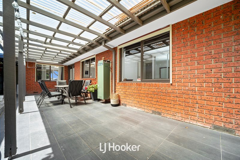 Photo - 34 Edeys Run, Hampton Park VIC 3976 - Image 13