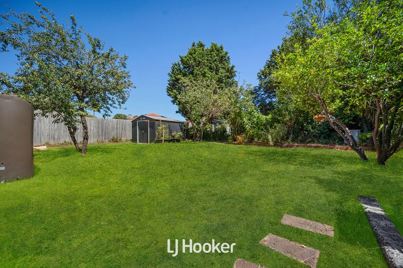 Photo - 34 Edeys Run, Hampton Park VIC 3976 - Image 15