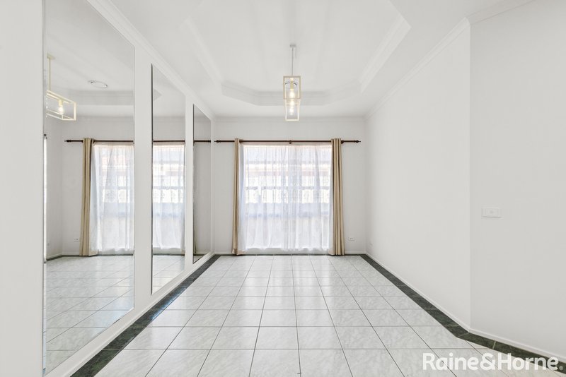 Photo - 34 Edgecombe Way, Roxburgh Park VIC 3064 - Image 3