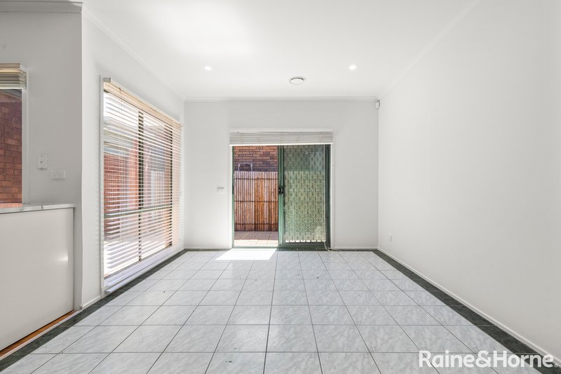 Photo - 34 Edgecombe Way, Roxburgh Park VIC 3064 - Image 8