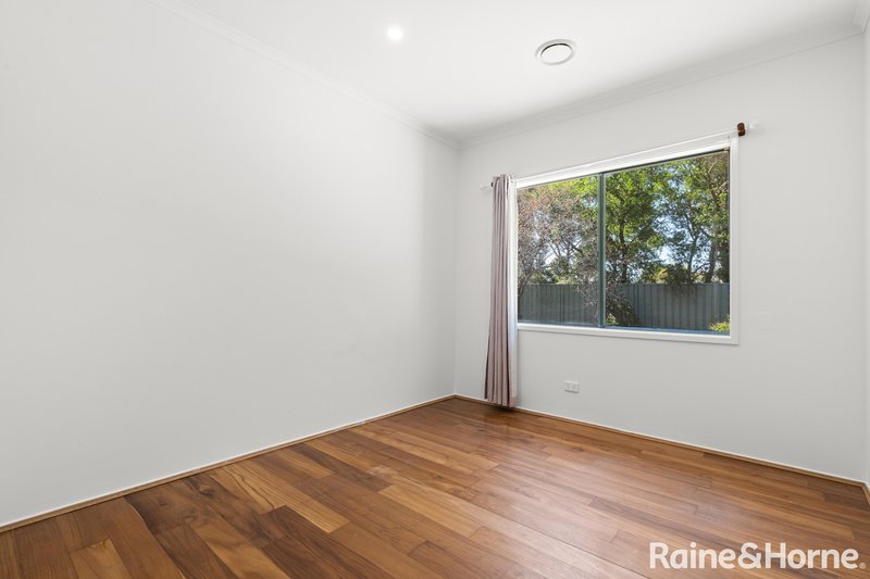 Photo - 34 Edgecombe Way, Roxburgh Park VIC 3064 - Image 12